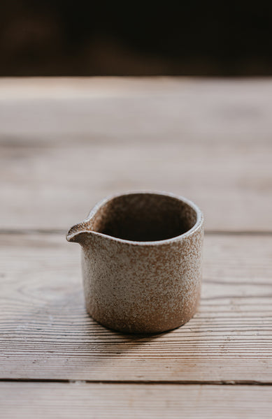 Mjölkkanna i keramik